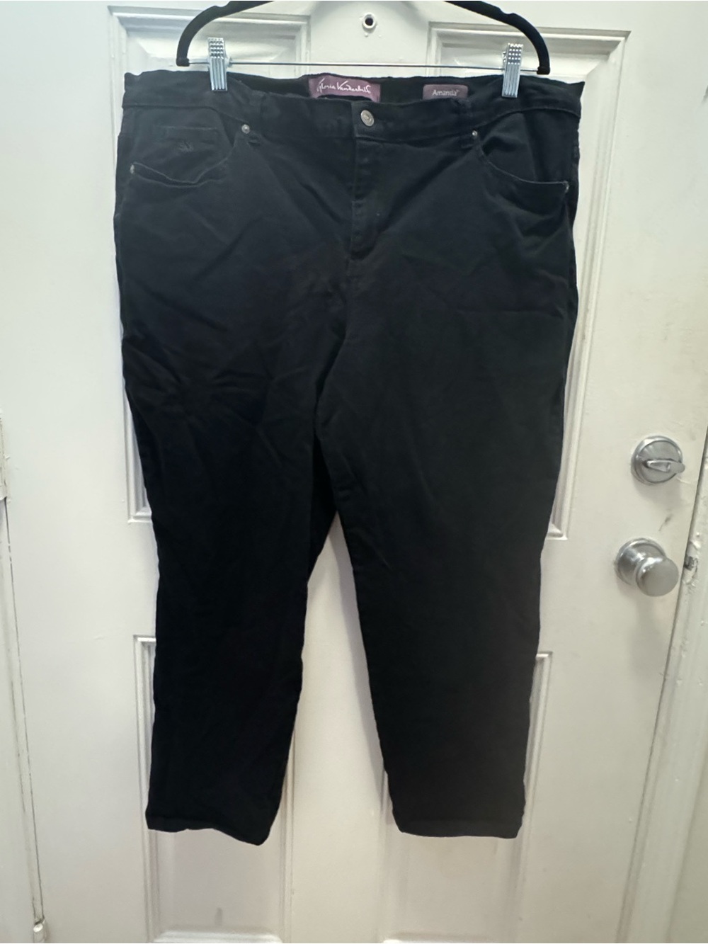 Gloria Vanderbilt Black Cropped Women's Jeans - Amanda Style 0540